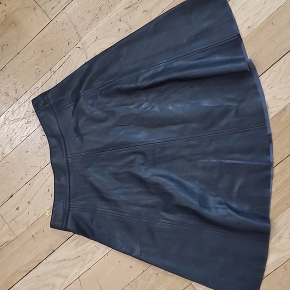 H&M faux leather black skirt sz 4 - Picture 1 of 3